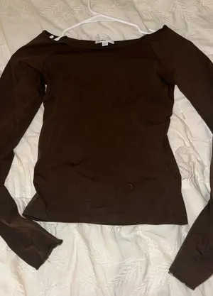 Subdued Scoop Neck Brown Long Sleeve thumbnail 1