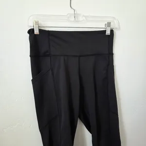 Kiava Contour Capri Legging Pants Athletic Black Small Pockets Gym Workout thumbnail 3