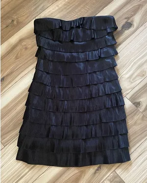 Express Sexy Black Ruffled Layers Strapless Body Hugging Cocktail Eve Dress 6 thumbnail 1