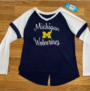 Michigan Wolverines Long Sleeve Lightweight Graphic Shirt Juniors Large 11/13 thumbnail 1