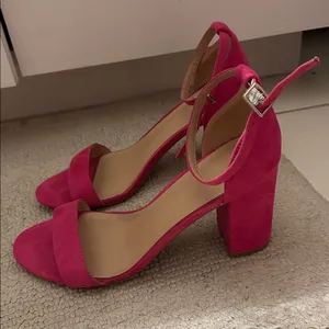 Bright Pink Suede Ankle Strap Heels Size 10 thumbnail 1