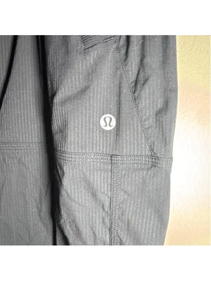 Lululemon Jogger Sz 8 Pants Black 30” inseam thumbnail 2