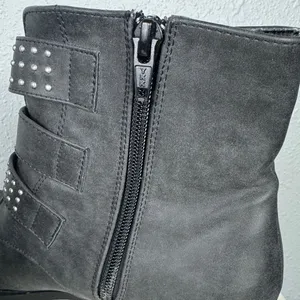 Diba Womens Black Studded Triple Buckle Moto Ankle Boots Size 7.5M Round Toe thumbnail 4