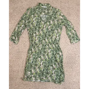 Boho Botanical Green Leaf Shirt Dress CAbi Long Sleeve Collared Faux Wrap S thumbnail 2