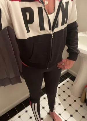 Victoria's Secret Leggings Outfit thumbnail 3