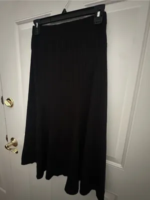Halara Ribbed Knit Midi Skirt in Black thumbnail 4