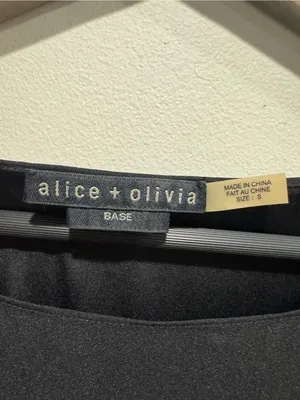 Alice + Olivia Black Silk Stretch Cap Sleeve Minimalist Blouse S thumbnail 3