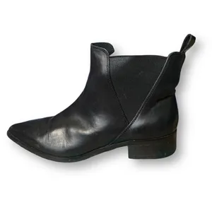 & Other Stories Shoe Black Leather Short‎ Ankle Chelsea Boot Pointy Toe Low Heel thumbnail 9