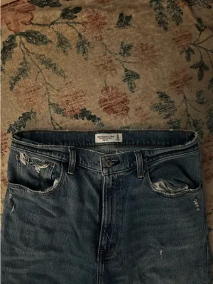 Abercrombie and Fitch The 90s Relaxed Jeans High Rise thumbnail 2