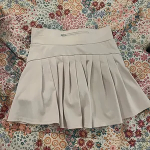 White Athletic Skirt thumbnail 3
