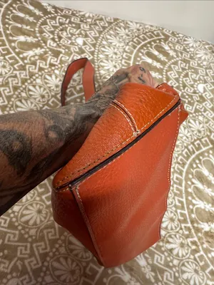 Liz Claiborne Burnt Orange Pebble Leather Shoulder Bag thumbnail 16