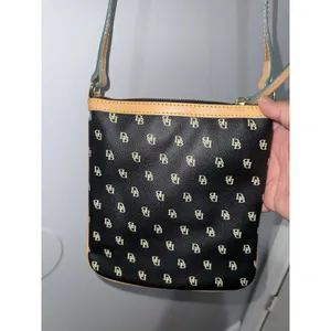 Dooney & Bourke MONOGRAMMED TAN BLACK LEATHER‎ CROSSBODY BAG MINT P thumbnail 6