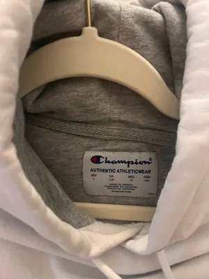 White Champion Hoodie Women’s thumbnail 4