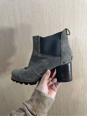 Women’s Sorel Waterproof Gray Chunky Suede Chelsea Ankle Booties Size 8 thumbnail 9