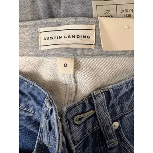 Austin Landing Women’s Size 0 Wide Leg Athletic Jeans Blue Gray Stripe Denim thumbnail 4