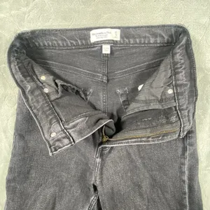 Abercrombie & Fitch 90s Ankle Straight Jeans Womens Sz 4‎ Ultra High Rise Rips thumbnail 7