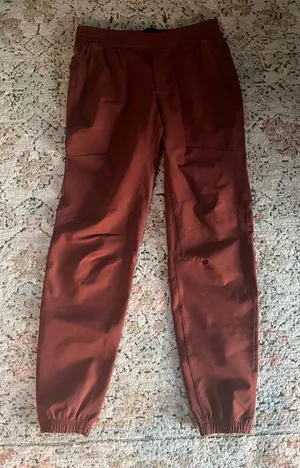 Lululemon Joggers thumbnail 1