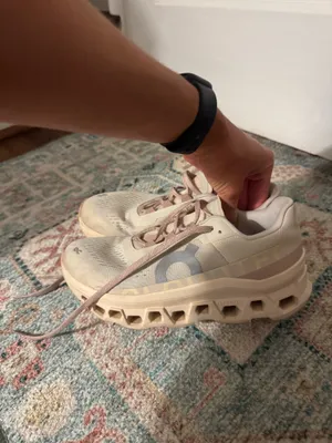 On Cloud Tennis Shoes thumbnail 4