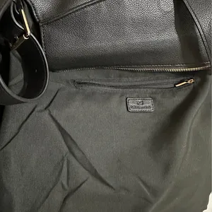 Black and brown vegan leather bucket bag petite Simone thumbnail 11