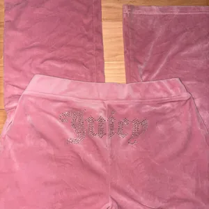 Juicy Couture Kids Pink Velour Joggers thumbnail 2