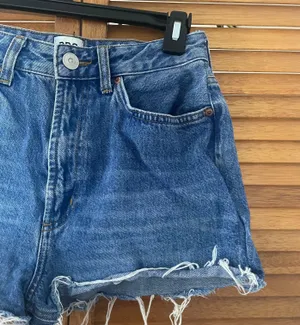 BDG Urban Outfitters Mom High Rise Blue Denim Cutoffs Shorts Sz 27 thumbnail 4