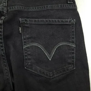 Levi’s Mid Rise Black Skinny Jeans Women’s Size 6S thumbnail 7