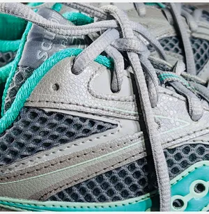 Marauder 3 women's size 9.5 Gray and green . thumbnail 3