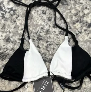 Zaful Monochrome Black & White Halter Bikini thumbnail 3