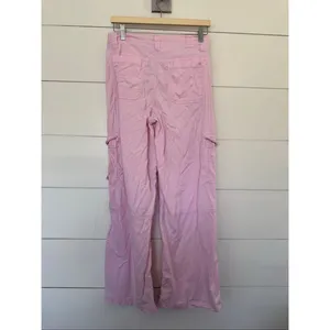 American Eagle Women’s 6 Super High Rise Baggy Wide Leg Cargo Pants Pink thumbnail 3