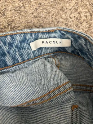 Women’s Mom PacSun Jeans thumbnail 4
