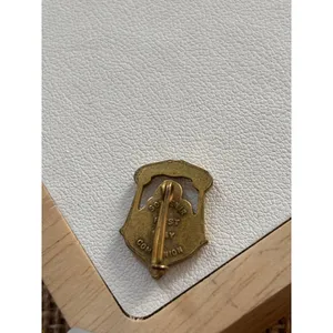 Vintage First Communion Souvenir Pin Jesus & Child Gold-Tone Metal Religious Bro thumbnail 3