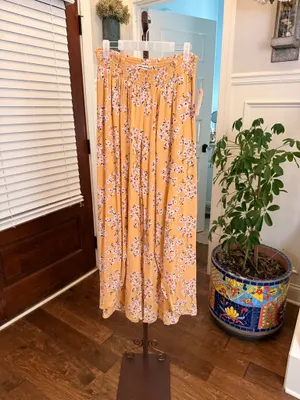 Billabong NWT Floral Yellow Wide-Leg Pants with Faux Wrap on Legs thumbnail 4