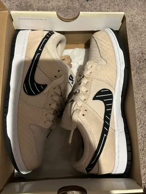 Nike Dunks thumbnail 1