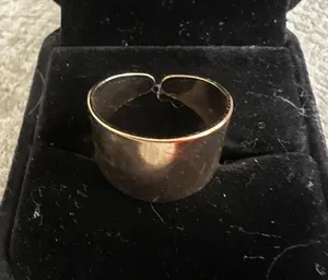 Women’s Gorgeous Golden Adjustable Band Size 7-9 thumbnail 1