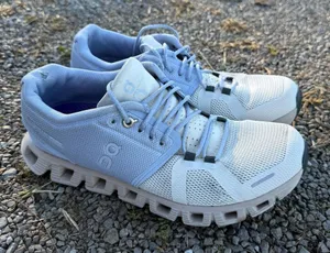 On Running Cloud 5 Shoes Lavender Purple and White thumbnail 1