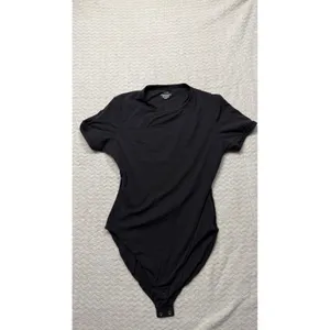 SKIMS Essential Short Sleeve Crew Neck Bodysuit Onyx Black Size L RN 158973 thumbnail 2