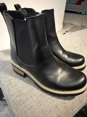 Universal Threads Slip On Chelsea Ankle Boots Black Lug Sole Comfort Size 6 NWOT thumbnail 2