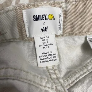 H&M Smiley Patchwork All Over Print Smiley Face Straight Wide Leg Streetwear thumbnail 7