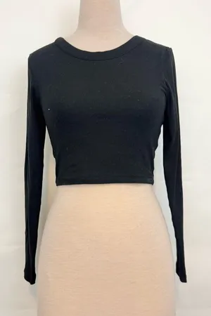 Victoria’s Secret PINK embroidered crest P long sleeve cropped top size medium thumbnail 1