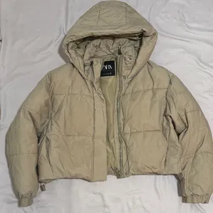 Zara Women's Beige Hooded Puffer Jacket thumbnail 5