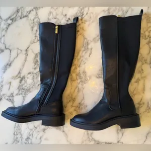 NWT Kenneth Cole Reaction “Anabelle” Women’s Black Calf Tall Riding Boots Sz 5 thumbnail 7