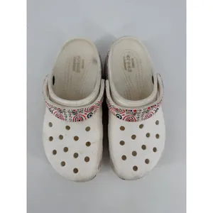 Crocs Clogs Women 6 White Bandana Paisley Print Classic Comfort Boho Retro thumbnail 7