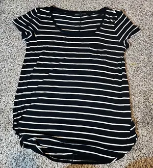 White House Black Market Black‎ White Striped Scoop Neck Tee Shirt Womens Medium thumbnail 1