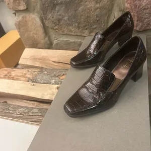 Life Stride Sophisticated Brown Crocodile Pattern Loafers 9 1/2 M thumbnail 4