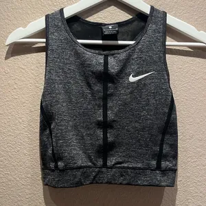 NIKE PRO HYPERCOOL Women’s TANK TOP DRI FIT CROPPED GREY BLACK MESH Size Small thumbnail 2