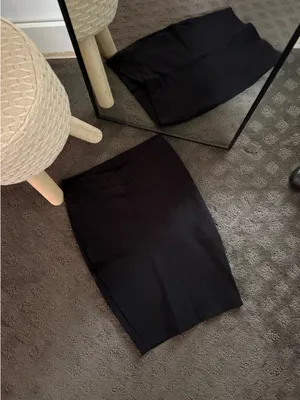 Windsor Black High-Waist Pencil Skirt thumbnail 4