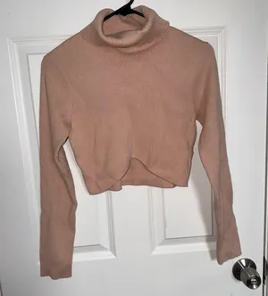 Amazon Long Sleeve Crop Top thumbnail 1