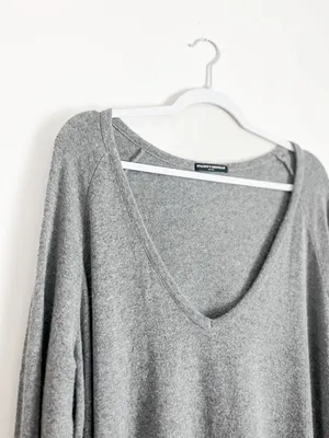 Brandy Melville Long Sleeve Top thumbnail 5