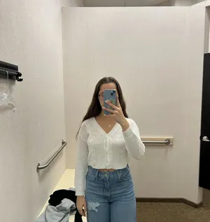 white sweater Size M thumbnail 4