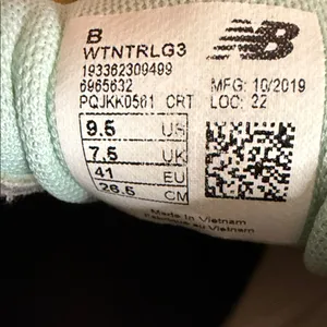 New Balance Gray Athletic Sneakers with Mint Details thumbnail 4
